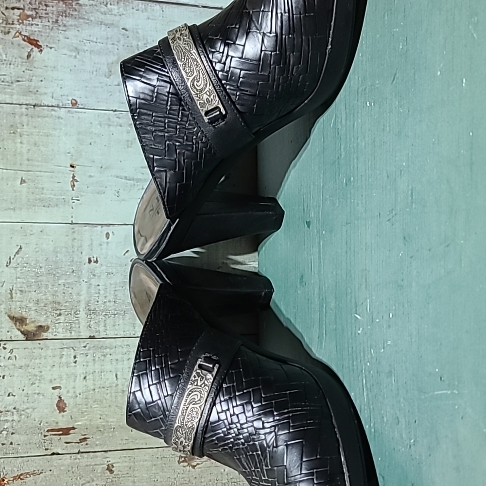 New York Transit Clogs - image 7